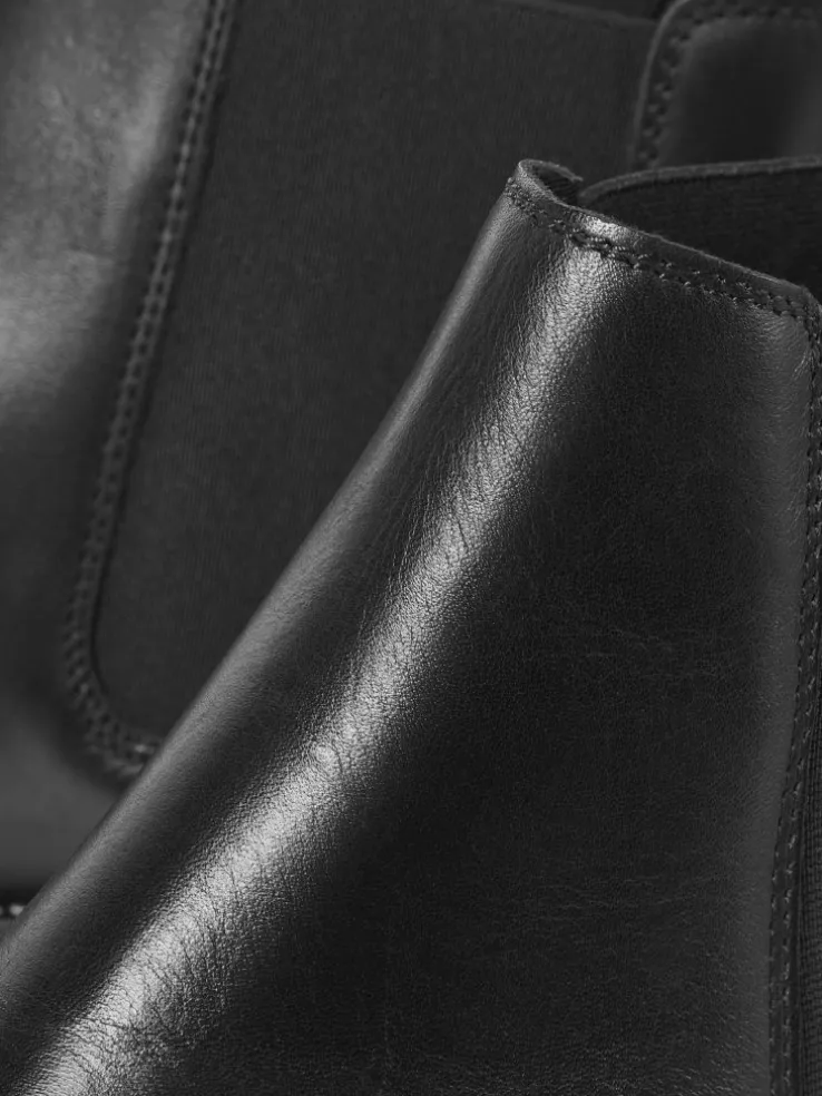 Chelsea boots