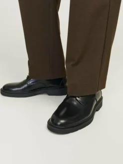Dress shoes
